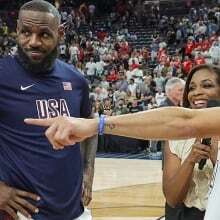 LeBron James 1st U.S. men's basketball player to carry flag in Olympics opening ceremony