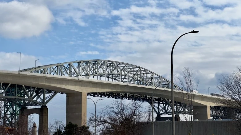 Niagara-bound QEW lanes closing overnight on Wednesday