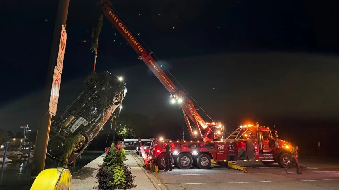 Man who drove vehicle into water at Windsor marina ticketed for careless driving, police say