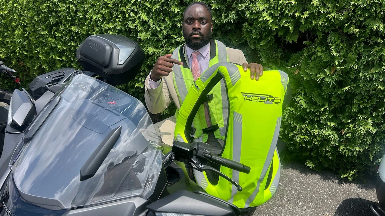 Why Quebec motorcyclists are being encouraged to wear these vests