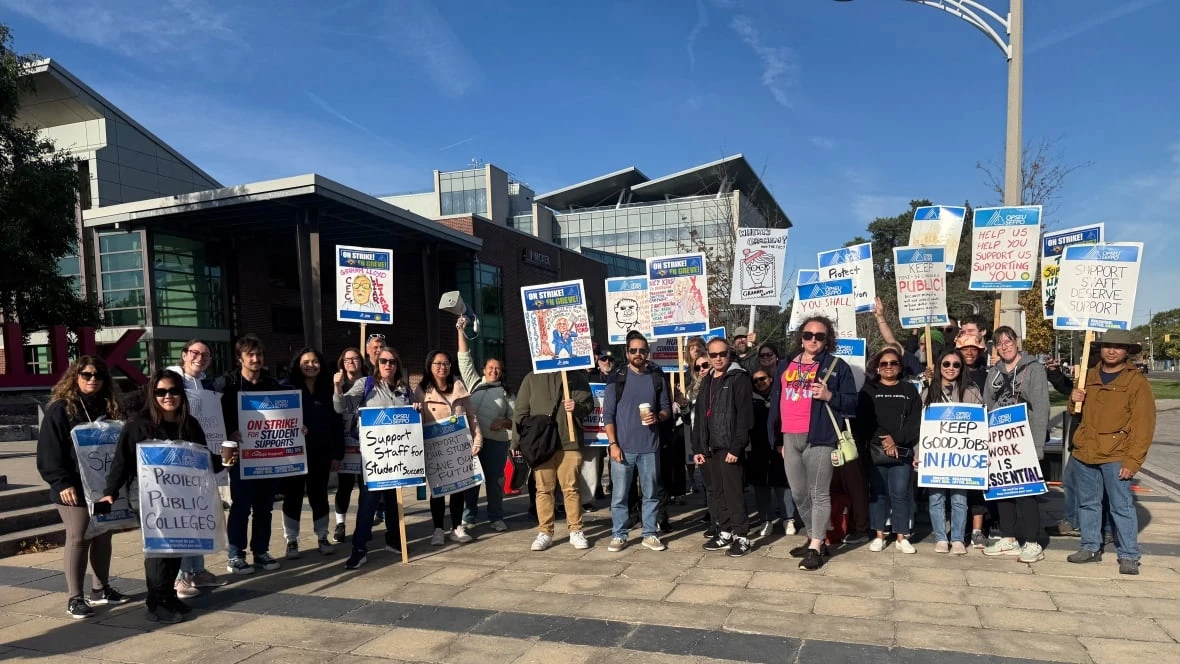 Striking workers rally at Mohawk College and other Ontario campuses after latest talks break down
