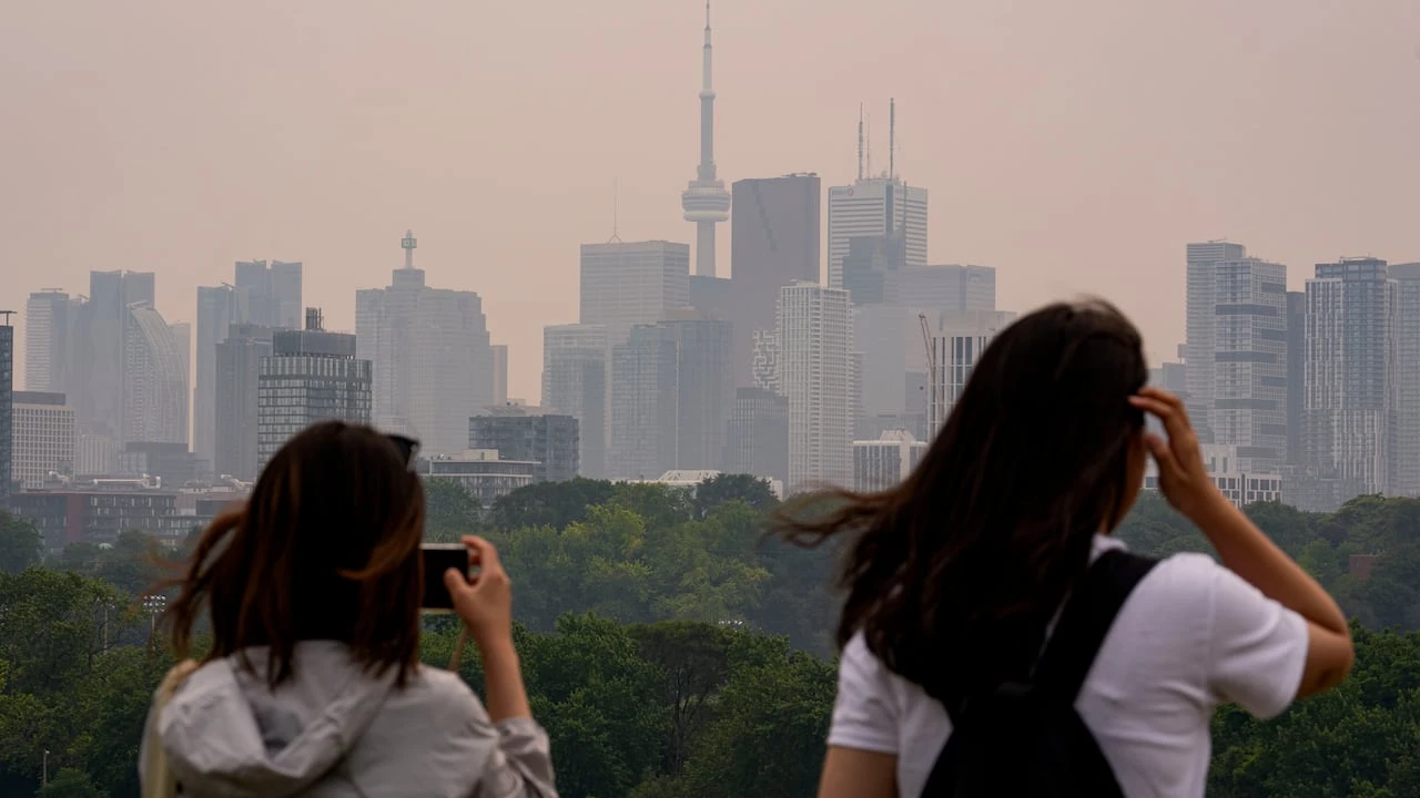 Orange air quality warning persists across GTA, with temporary relief expected in afternoon