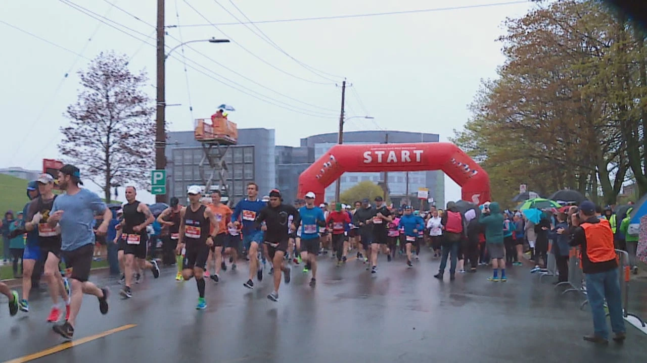 Blue Nose Marathon prompts street closures, Macdonald bridge closure this weekend