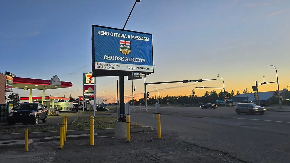 Pro-separation sign campaign grows from 1 to 3 amid standoff in Taber