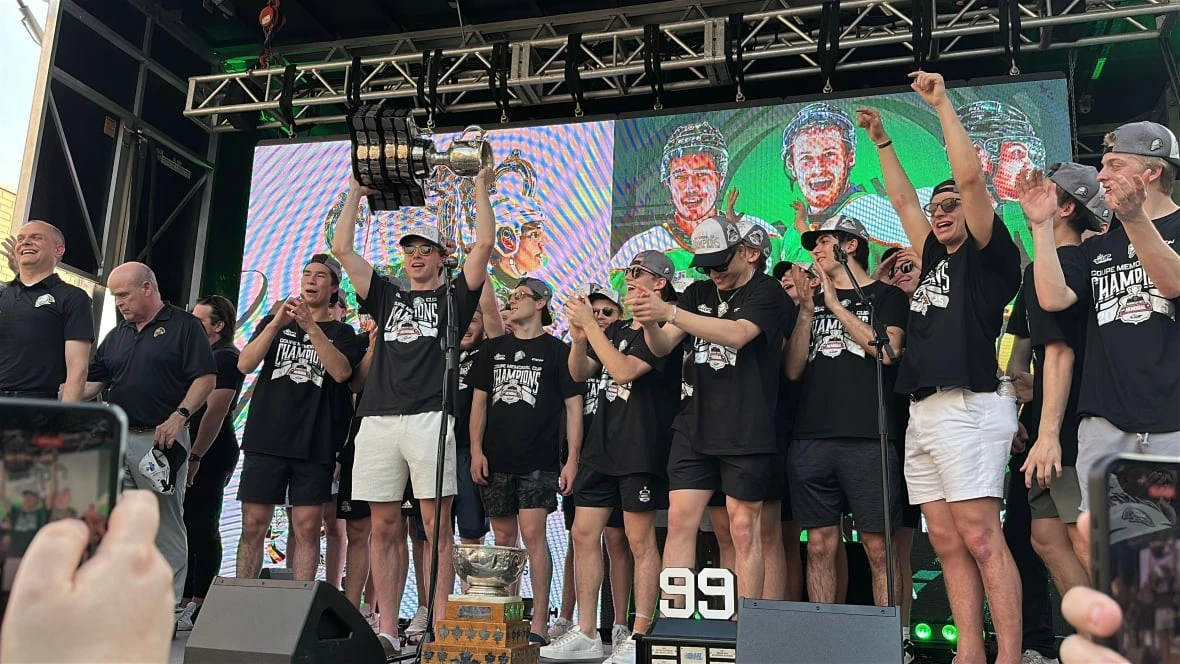 'They gave it their all': Fans celebrate as London Knights bring home Memorial Cup