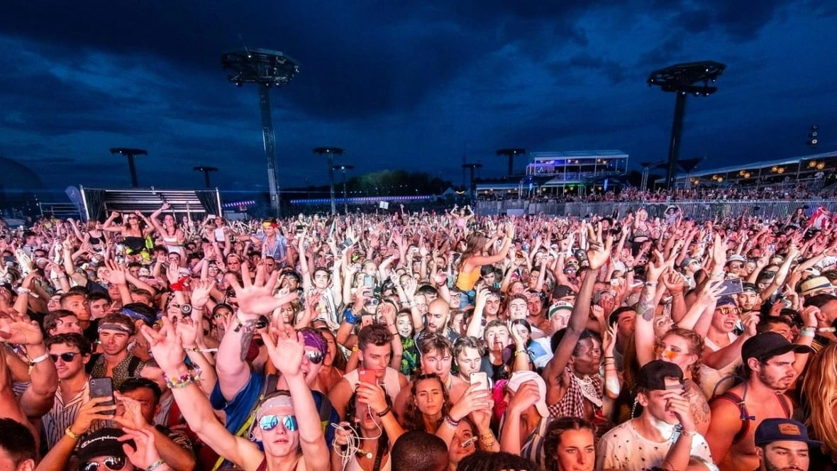 Montreal police investigating after reports of needle intoxications at îLESONIQ