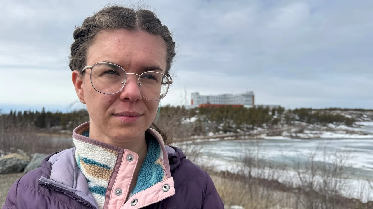 Yellowknife health care worker advised to leave N.W.T. over her own medical needs