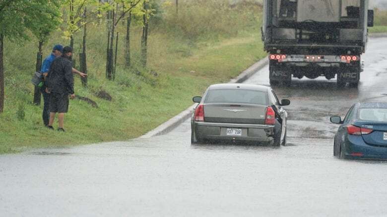 Flooding forces complete closure of Highway 13 in Dorval