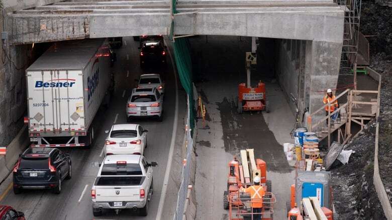 Union raises concerns over cracks in newly poured concrete in Montreal's La Fontaine Tunnel