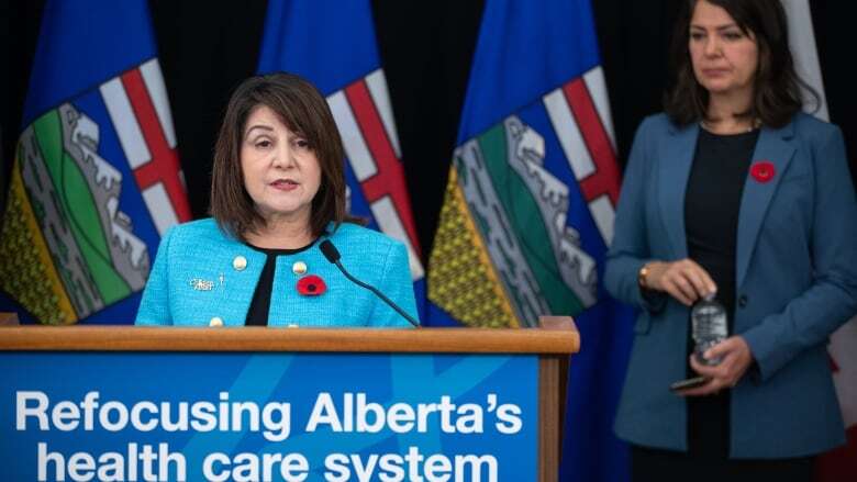 Alberta cabinet member urges Danielle Smith to remove health minister