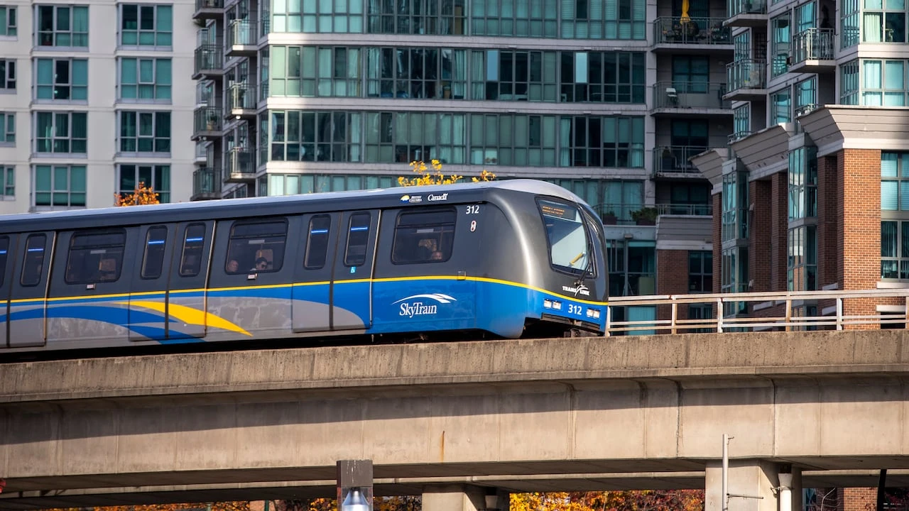 Man struck and killed by SkyTrain in Vancouver
