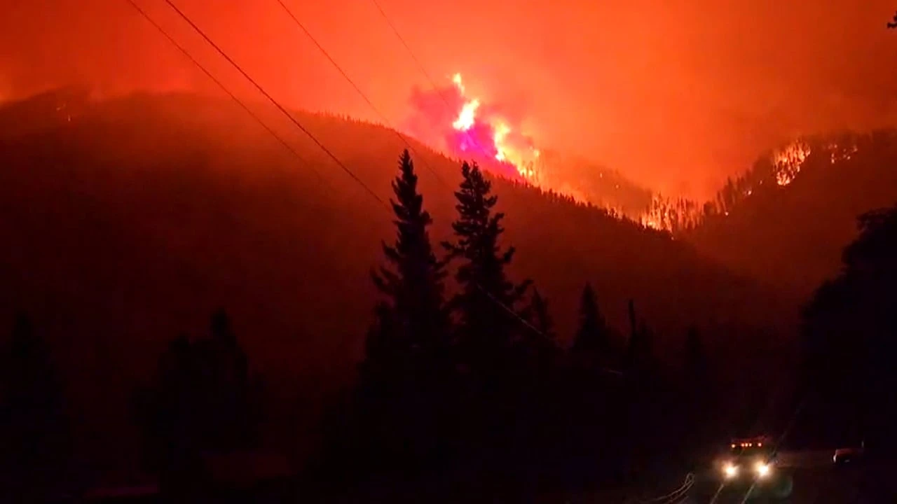 B.C. wildfire evacuees describe chaotic escape as more ordered to flee