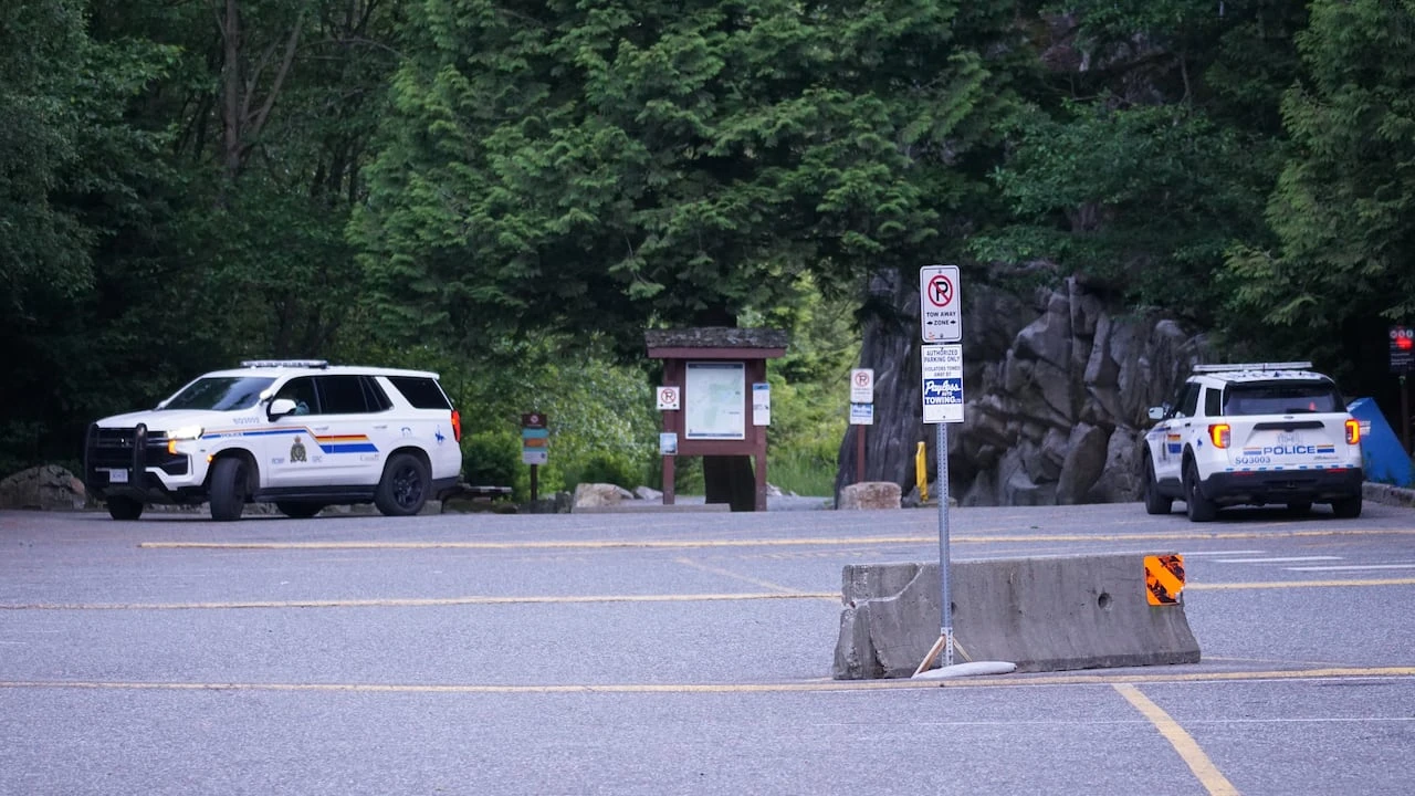 RCMP resume search for paddleboarders near Squamish