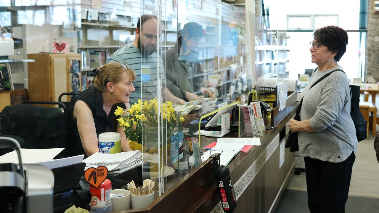 Residents say farewell — for now — to Hay River library and staff