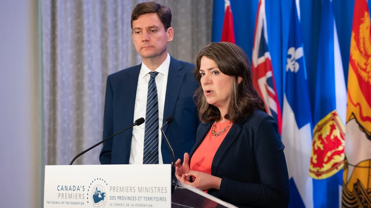 Alberta separation referendum, pipeline tensions loom over western premiers' meeting