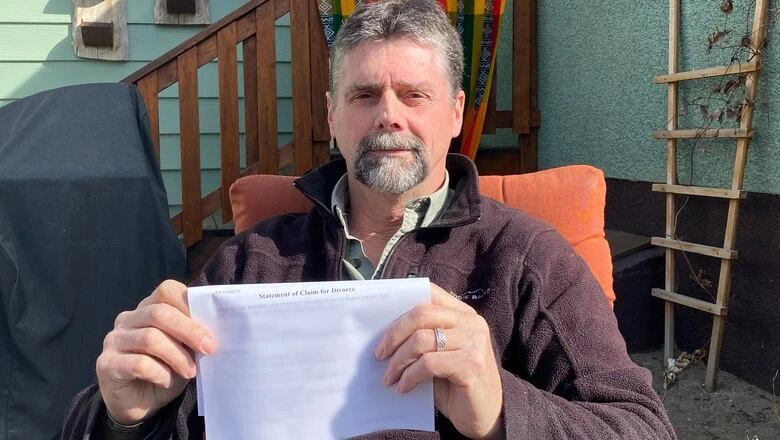 Man hires paralegal to handle his divorce — discovers he's still married