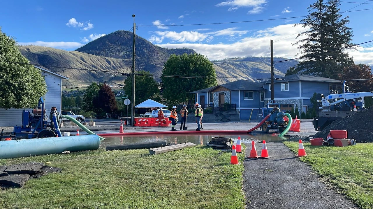 Kamloops residents hit by water main break told not to run taps while repair underway