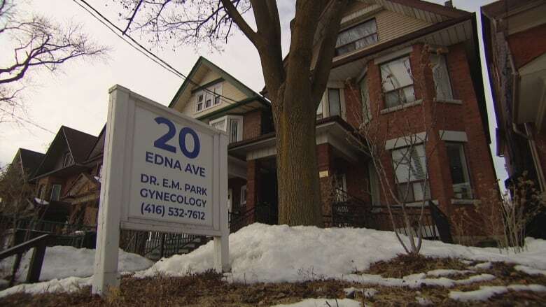 Patients frustrated as Toronto Public Health receives many calls related to local gynecologist