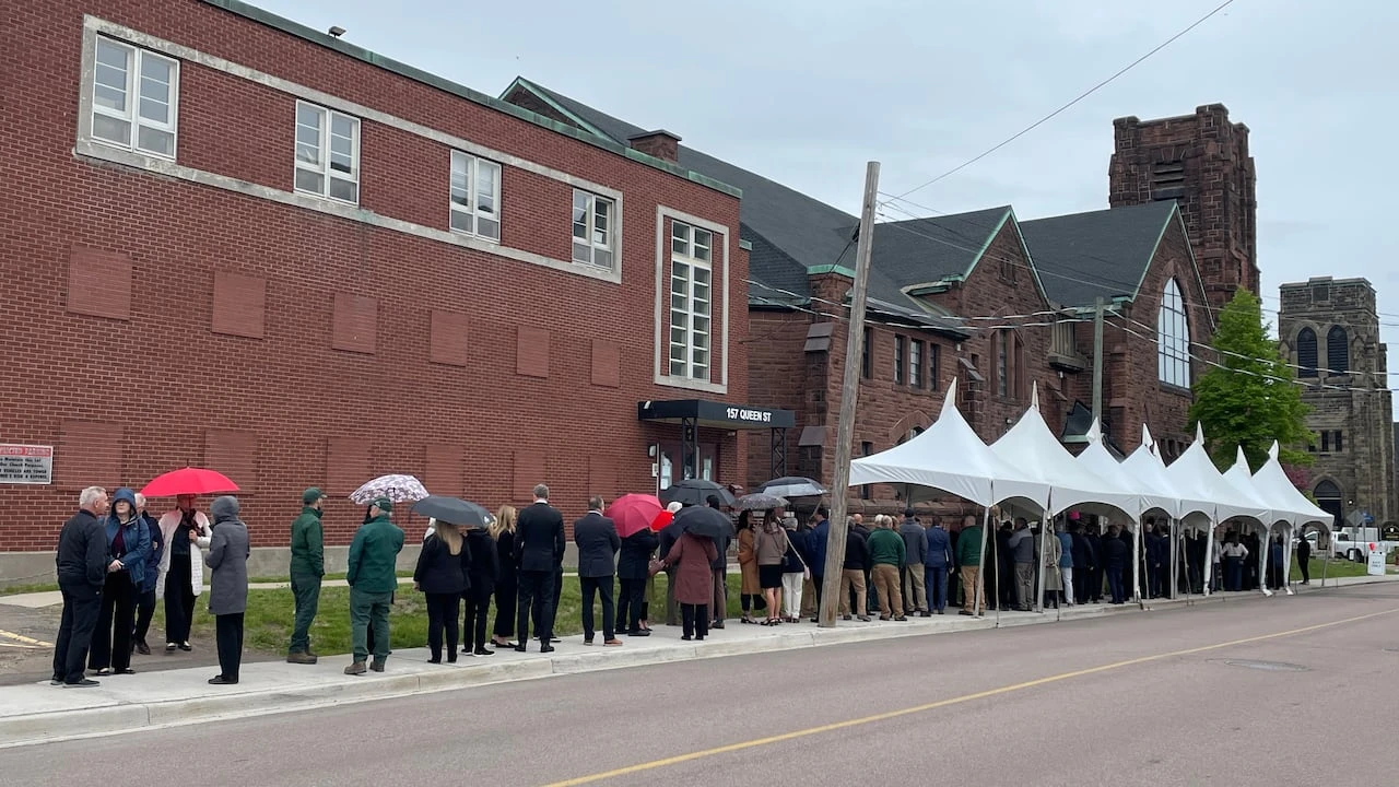 Crowds pay tribute to Robert Irving at Moncton visitation
