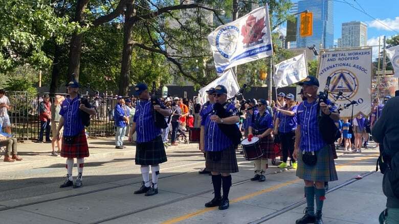 Unions, politicians show support for Toronto workers at Labour Day parade