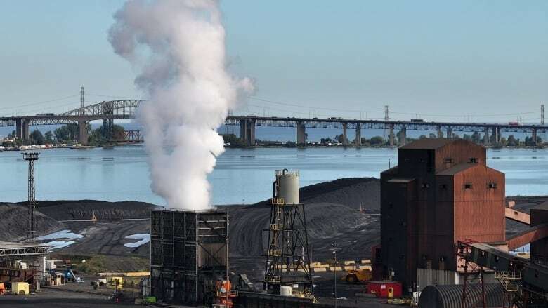 Steel contracts cancelled, orders slow as Hamilton, Ont., companies react to tariffs