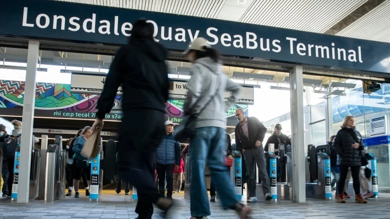 TransLink gets $300M in provincial funding to buy more buses
