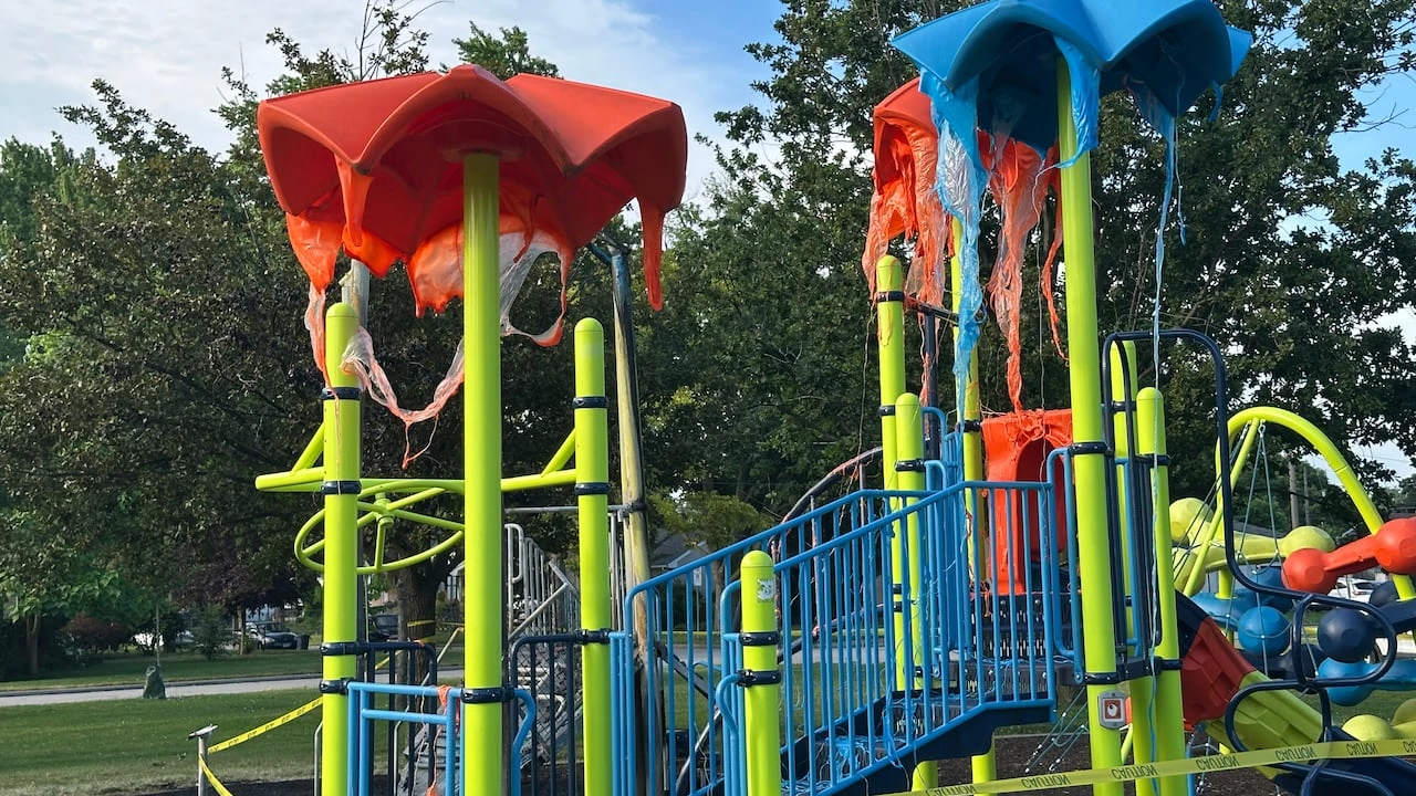 Fire at Parent Park destroys children's play structures