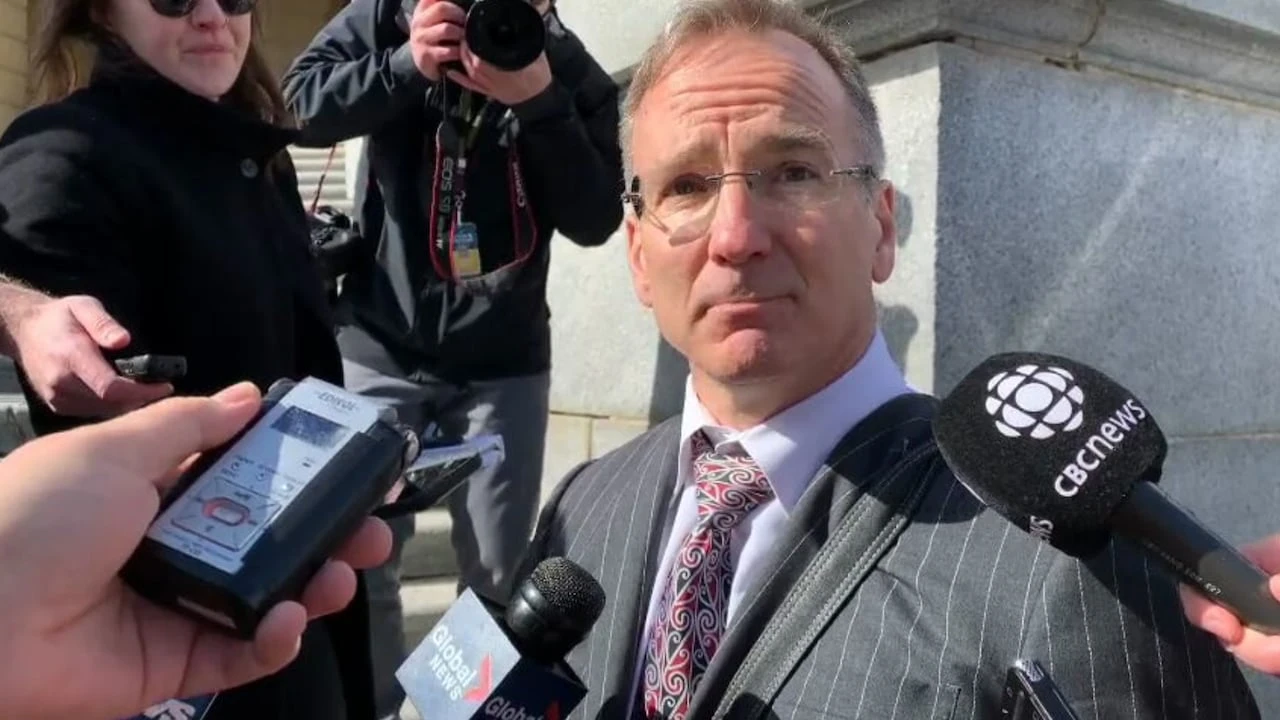 Danielle Smith's constitutional adviser quit post after promoting separatist petition