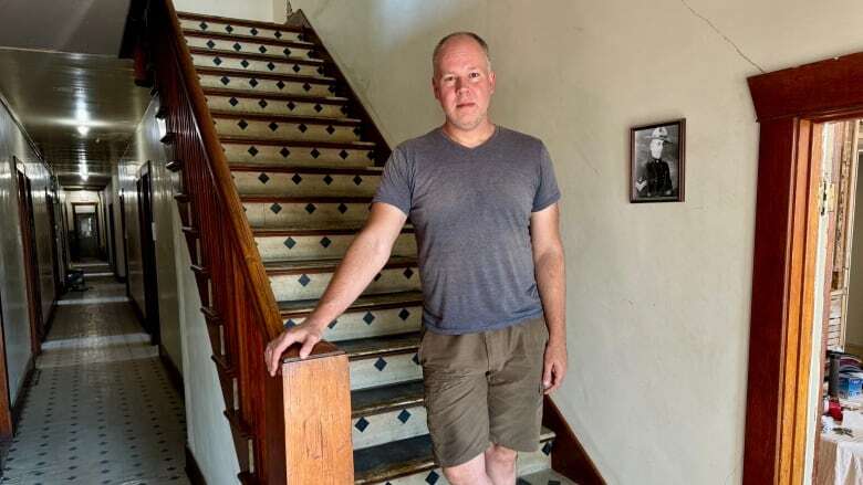 B.C. man who moved to Sask. for cheap housing finds purpose in restoring historic hotel