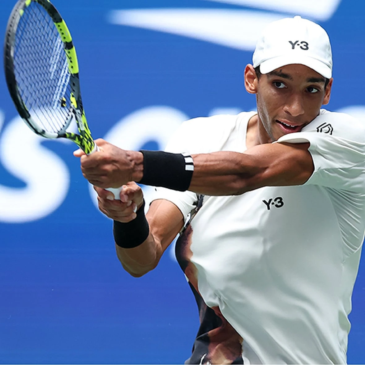 Montreal's Auger-Aliassime reaches U.S. Open semifinals after wild 4th-set comeback