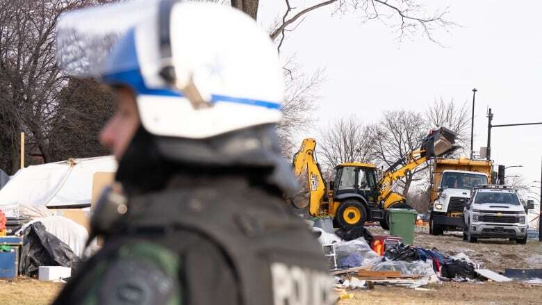 As Montreal homeless encampments grow, documents reveal patchwork response