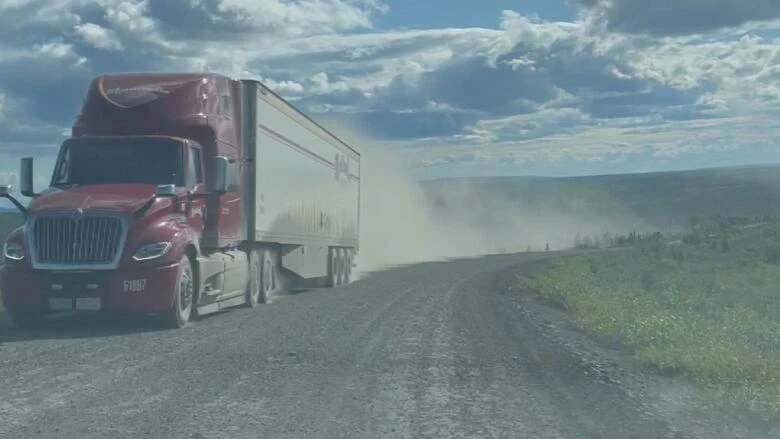 Travellers say rough conditions on Yukon's Dempster Highway creating a potentially dangerous situation