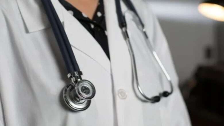 Ontario doctors win 10% pay bump, arbitrator calls province's 3% suggestion 'unrealistic'