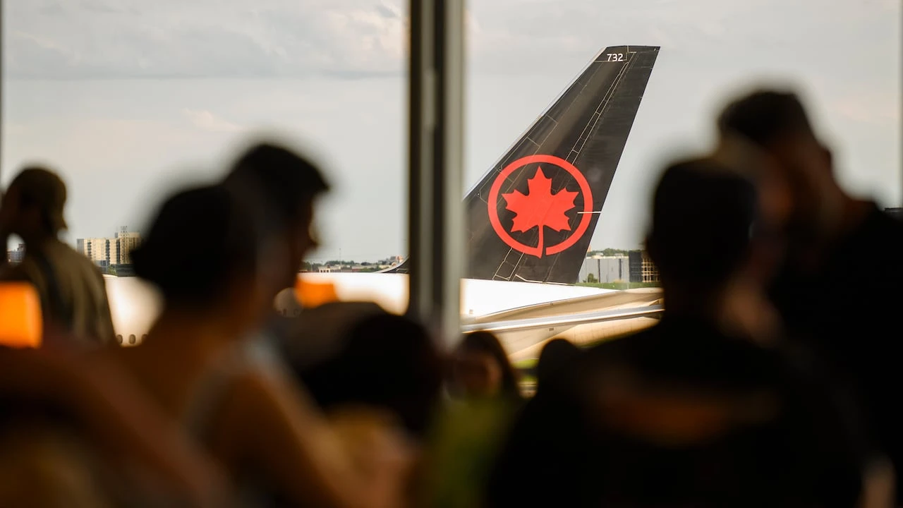 Canada's government is looking at privatizing airports. What would that accomplish?