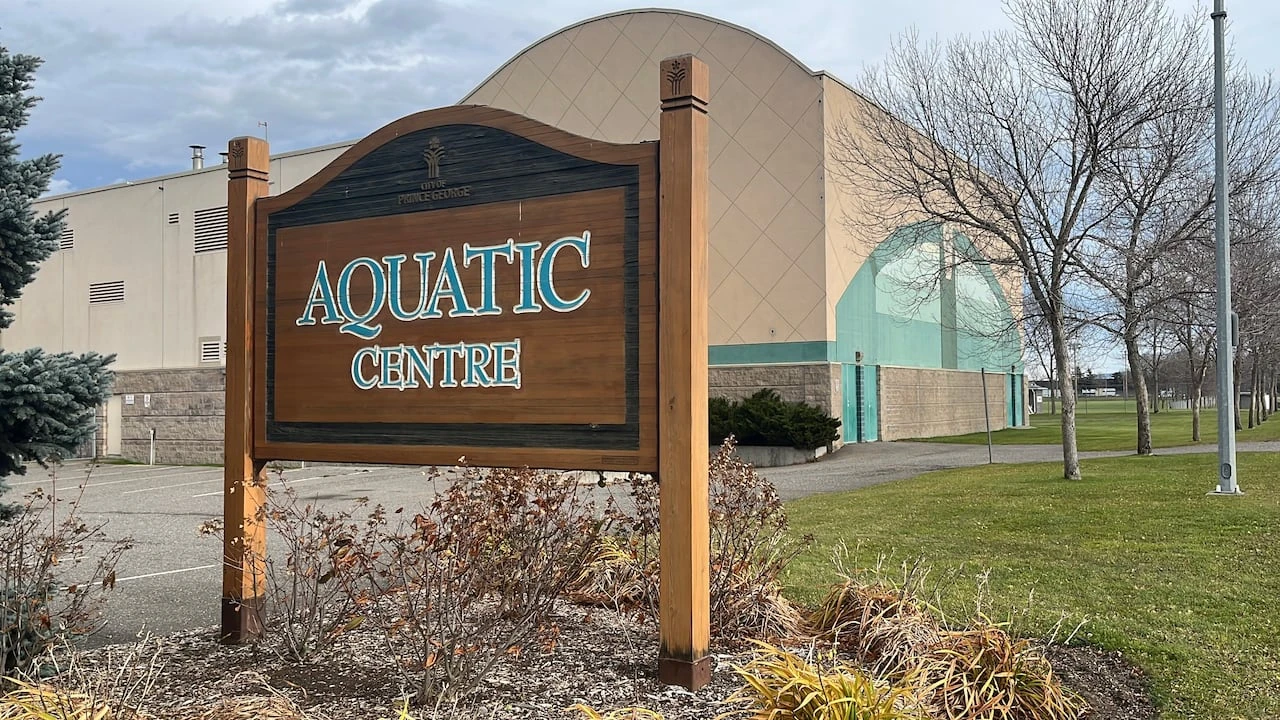 Prince George Aquatic Centre renovation on time despite finding mould and corrosion, city says
