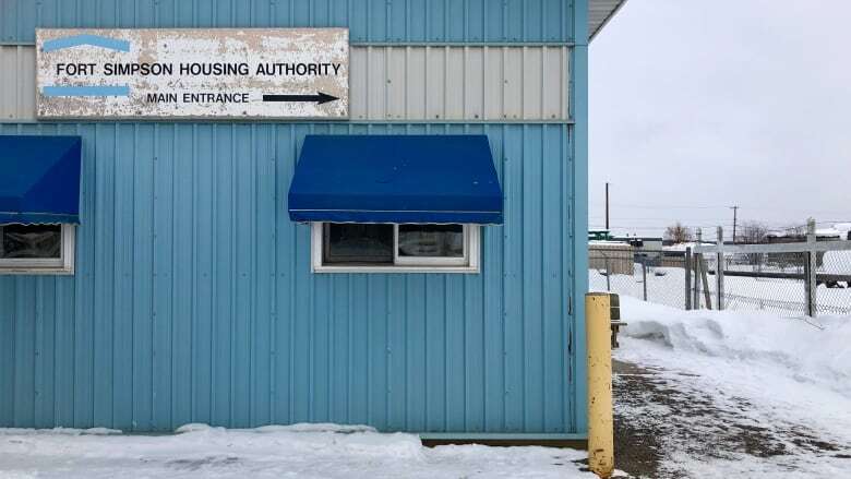 Fort Simpson, N.W.T., housing workers issue strike notice