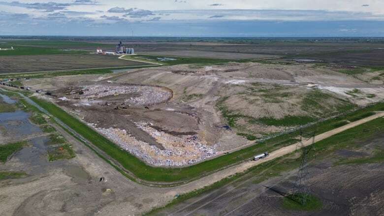 How does Saskatoon's successful landfill search compare to the one planned in Manitoba?