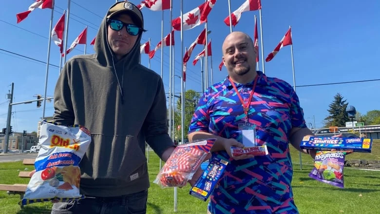 Hundreds of Americans accept B.C. man's social media invite, attend festival in Nanaimo