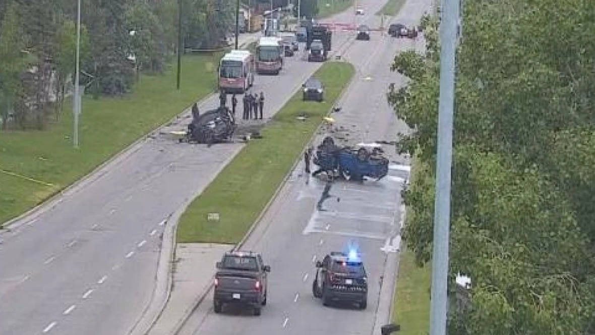 1 dead in northeast Calgary multi-vehicle collision