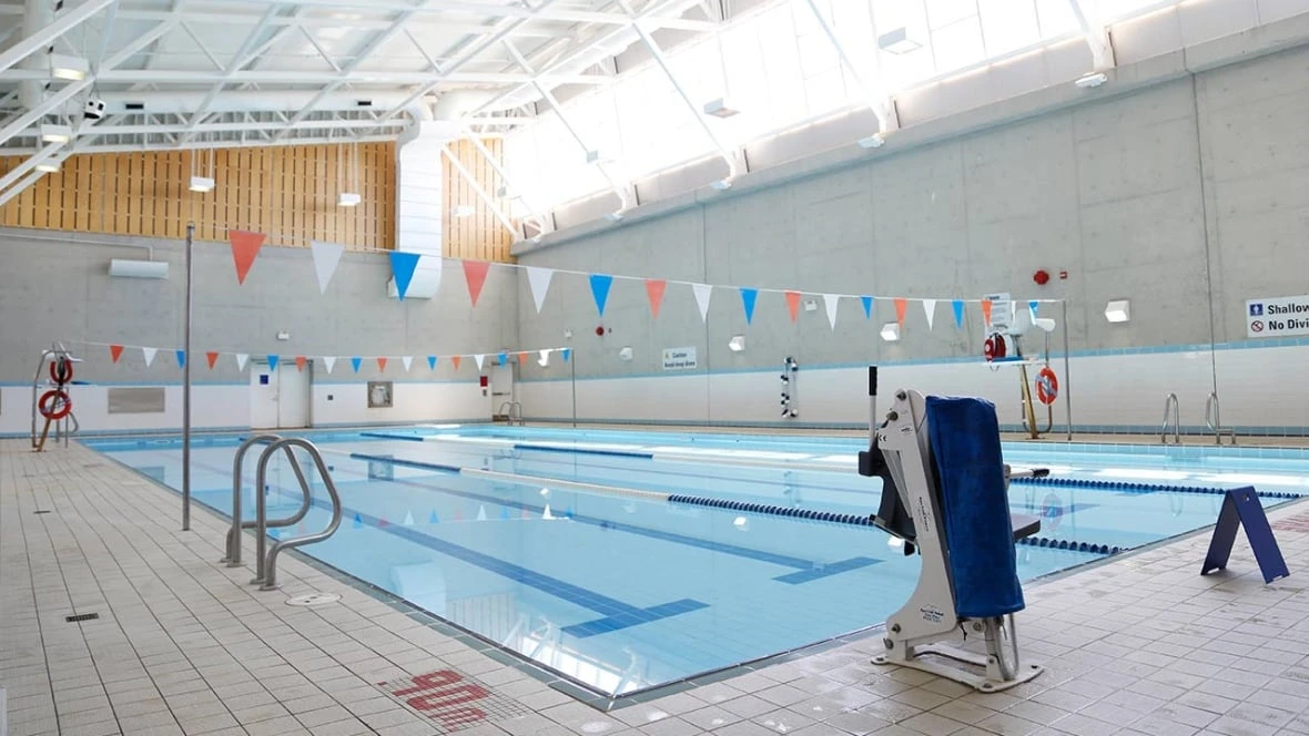 Staff at 2 Toronto pools refuse to work, citing unsafe conditions due to excessive humidity