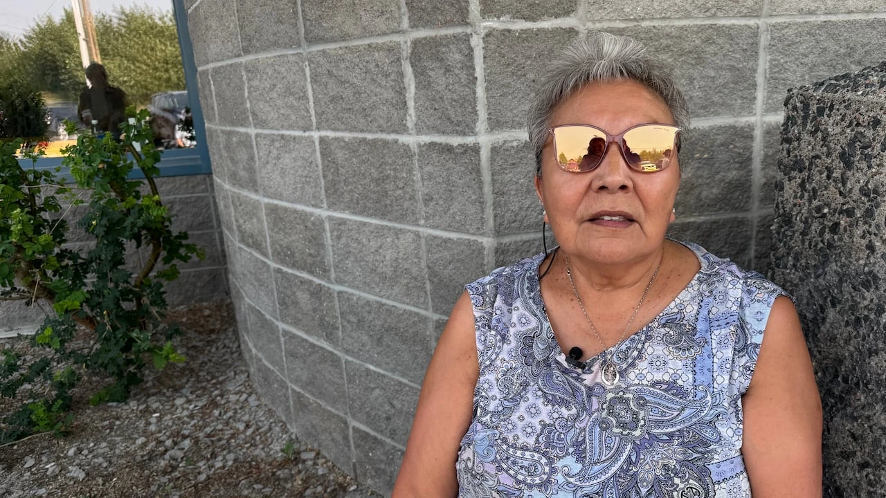 Heat wave disrupts sleep for some evacuees at Yellowknife Multiplex