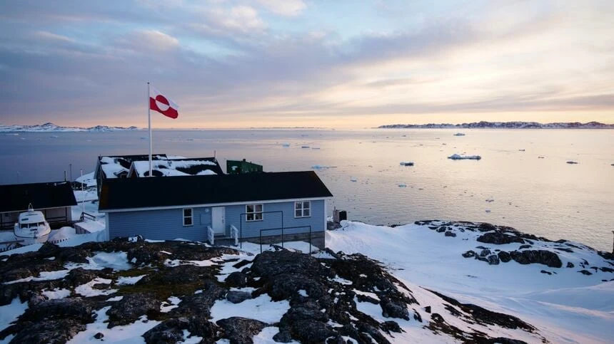 Greenland authorities suspend search for missing foreign aircraft