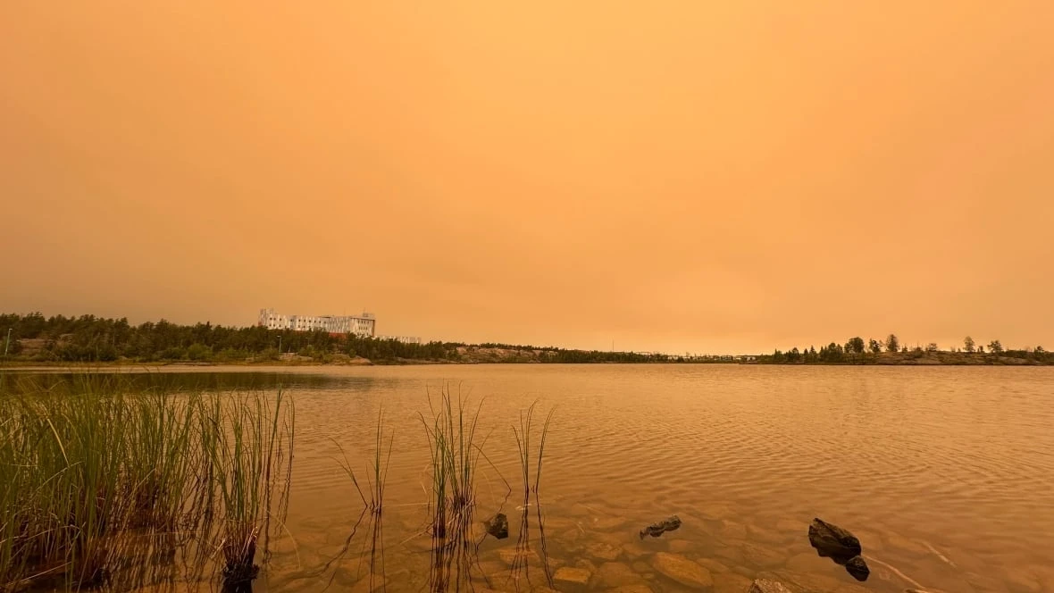 Yellowknife smoke coming from fire near Highway 3, 70kms south of Behchokǫ̀