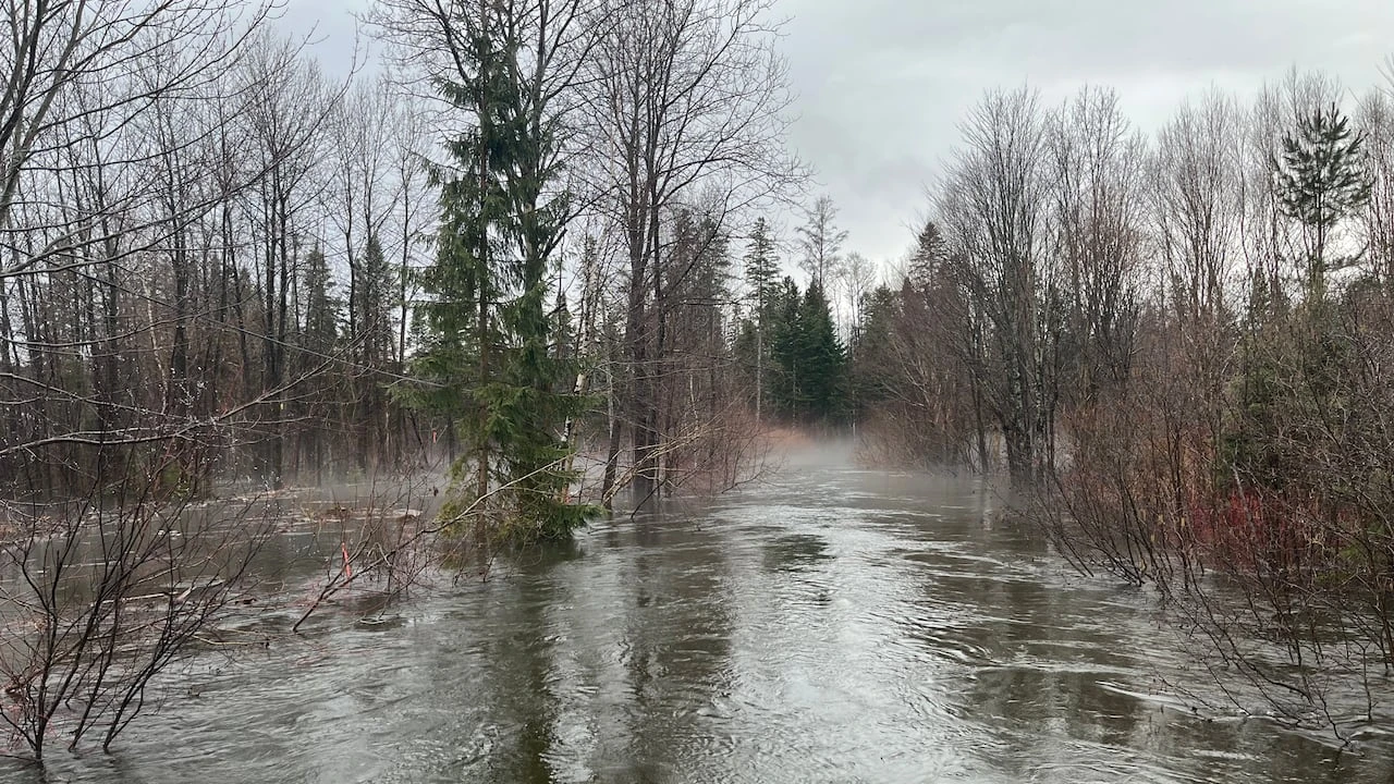 Quebec municipalities deal with flooding, some residents evacuated from homes