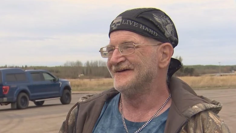 Boyle, Alta., residents band together as wildfire evacuation forces them from homes
