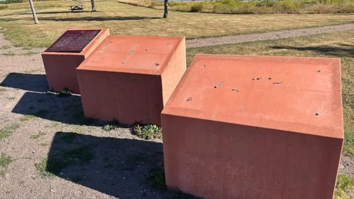 2 bronze plaques pried off their bases at P.E.I.'s Skmaqn-Port-la-Joye-Fort Amherst site