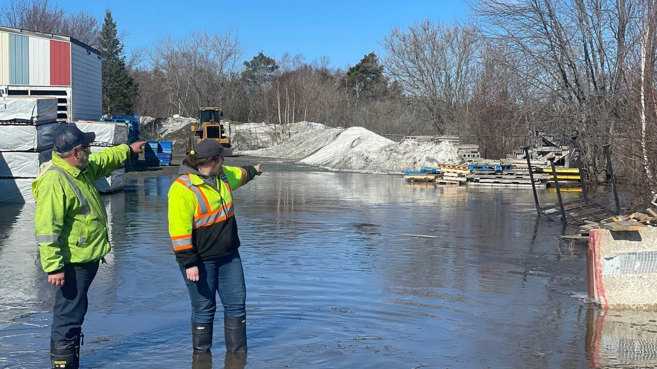 Greater Sudbury hardware store overwhelmed by sump pump demand amid flooding