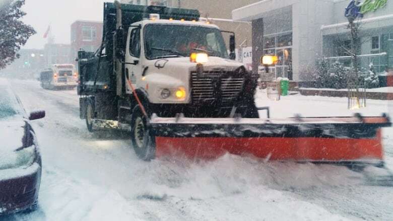 Waterloo region preps for winter wallop on Wednesday as snowfall warning issued for area