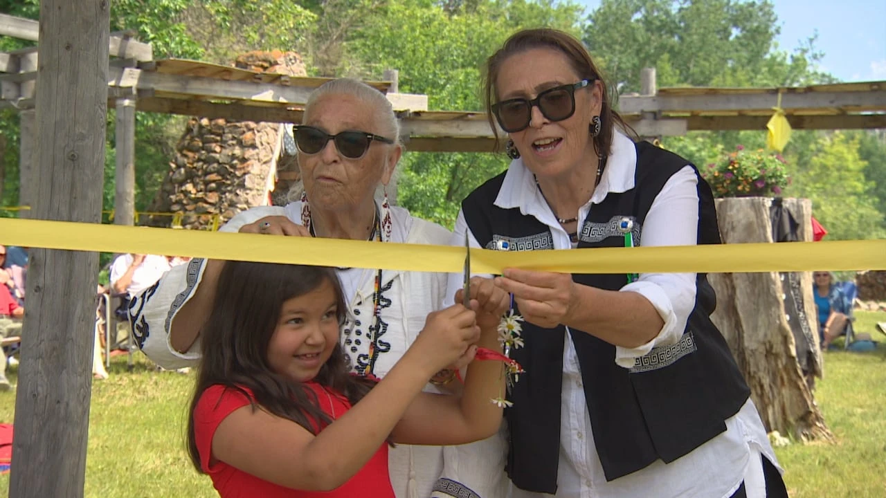 Manitoba healing village offers land-based programs for women
