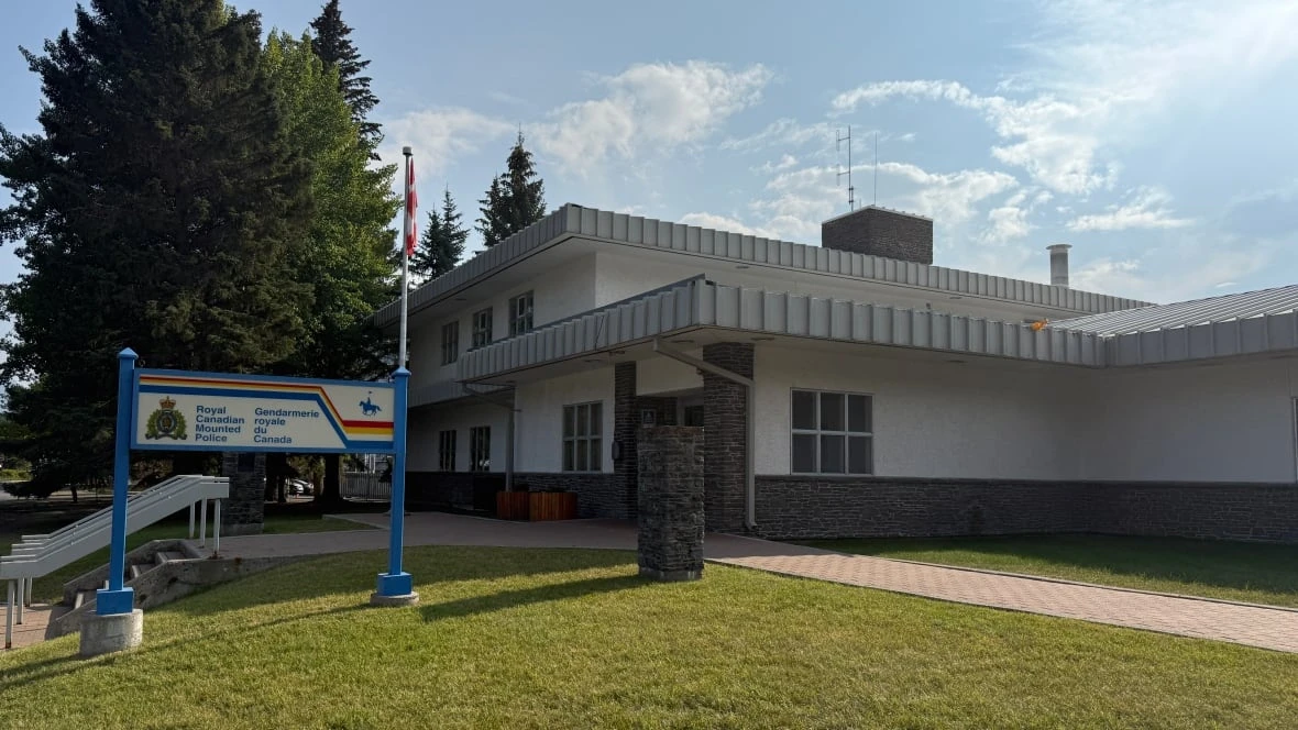 RCMP officer pleads guilty to mischief after entering women's hotel room